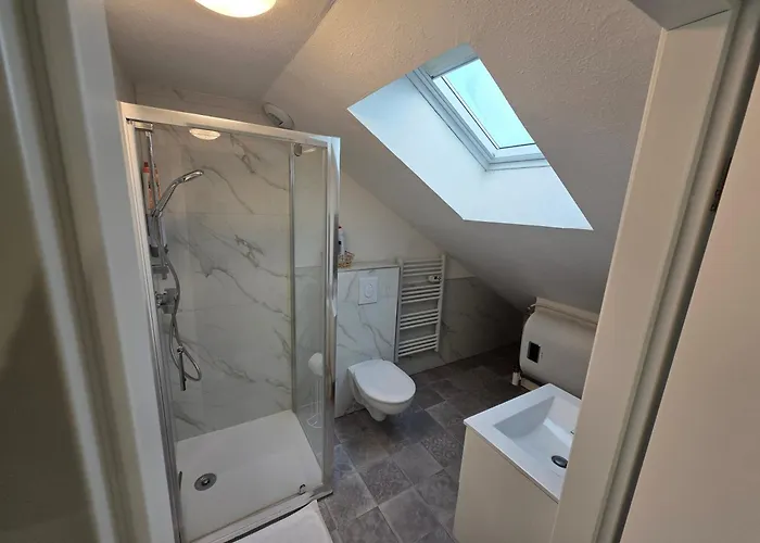 Eucalyptus  Centre Ville, Stationnement Gratuit Et Proche Tram Appartement *